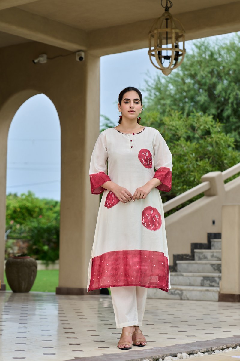 Elegant Off White & Red Cotton Printed Kurti for Women – Comfortable Daily Wear Ethnic Dress