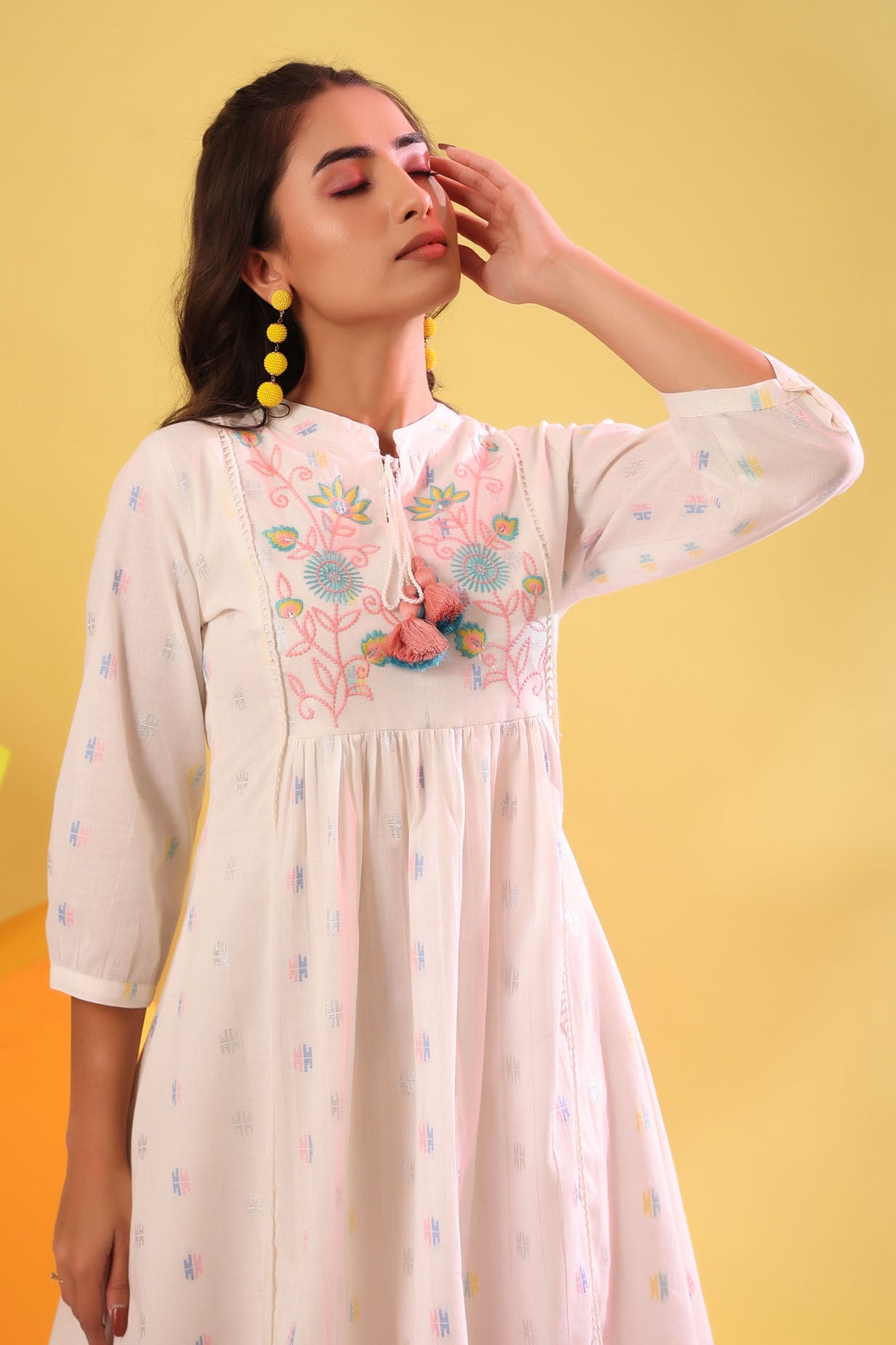 Embroidred White Short Dress