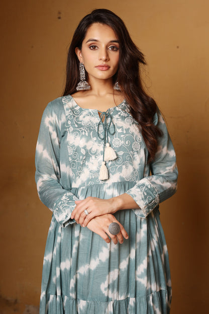 The Pretty Long Dress