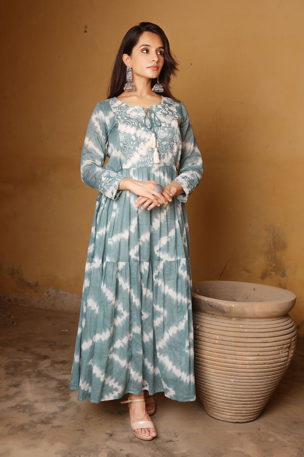 The Pretty Long Dress