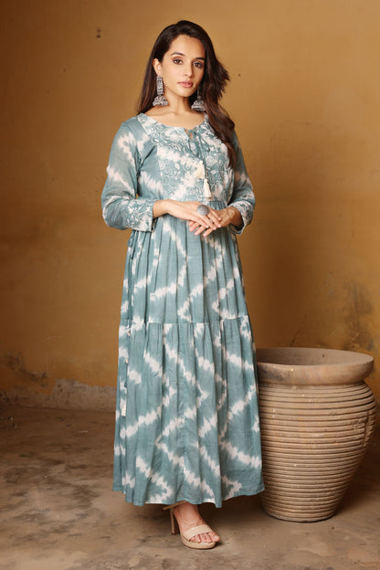 The Pretty Long Dress