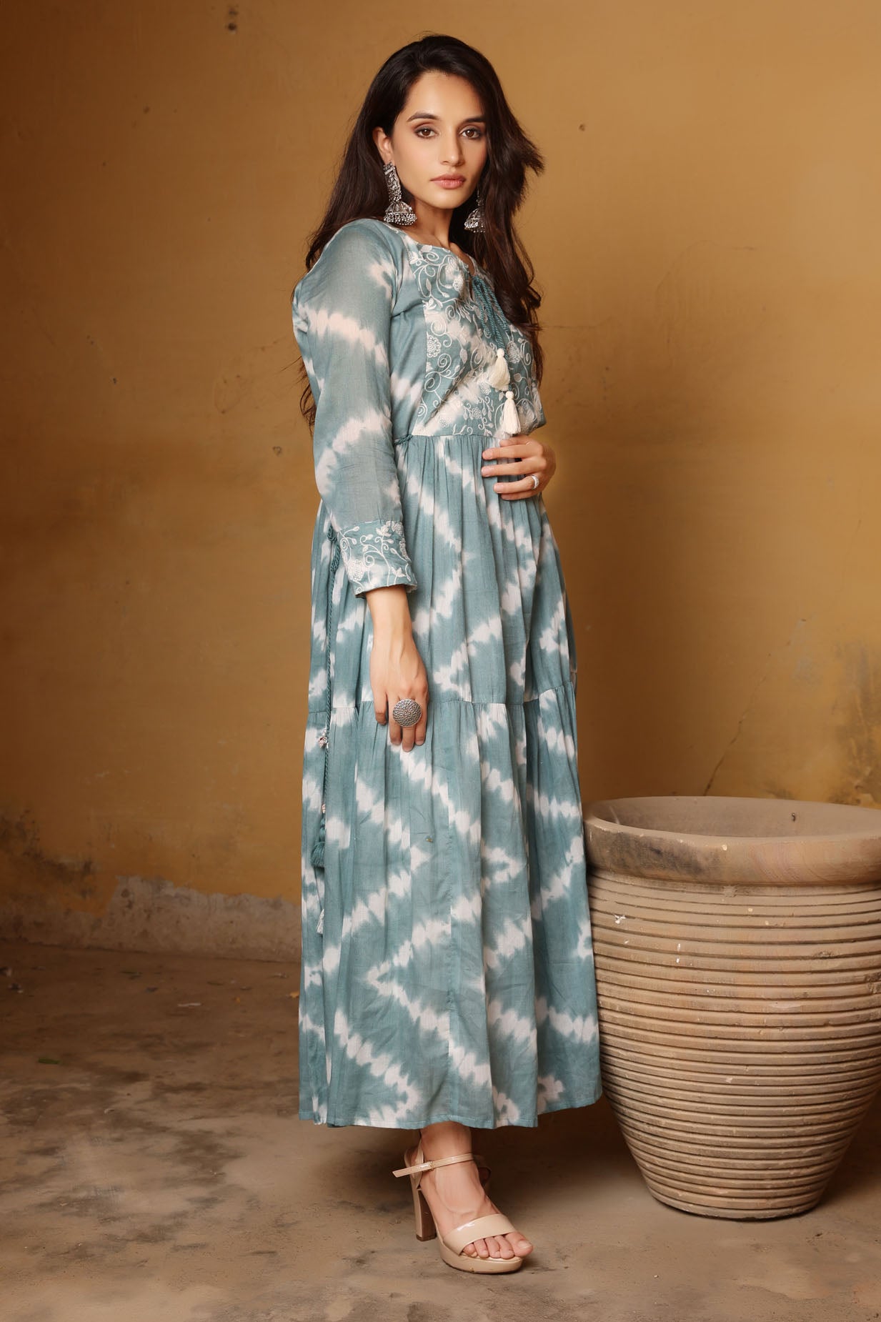 The Pretty Long Dress