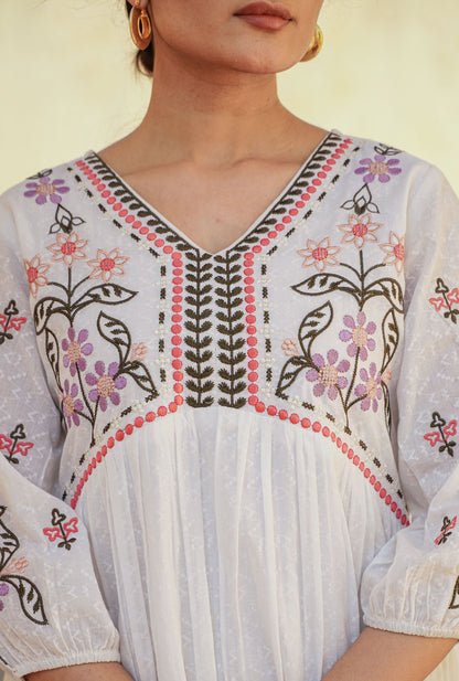 The Cotton Schiffli Flowers